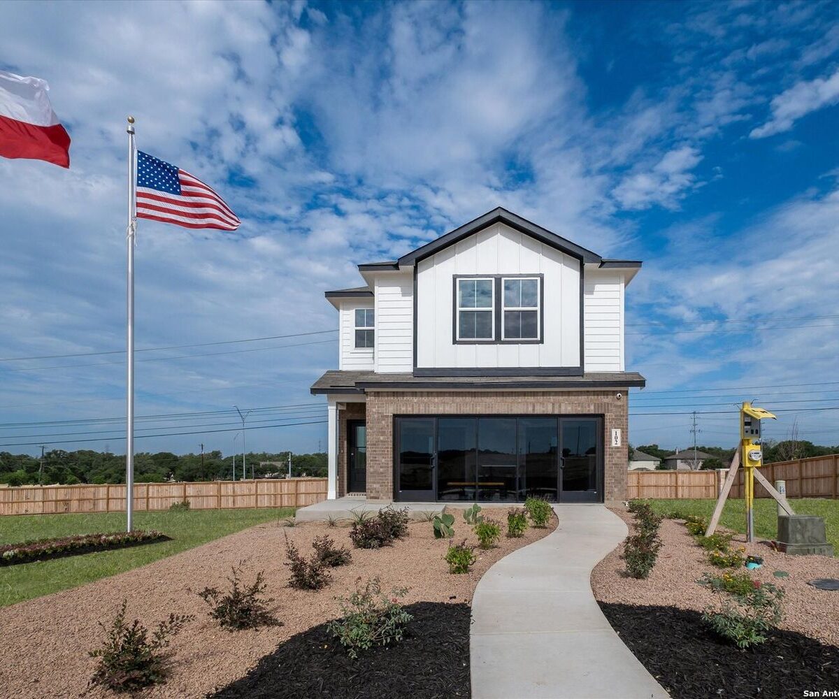 Meadows at Oak Creek new home listing photos.