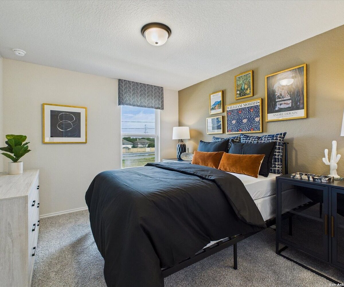 Meadows at Oak Creek new home listing photos.
