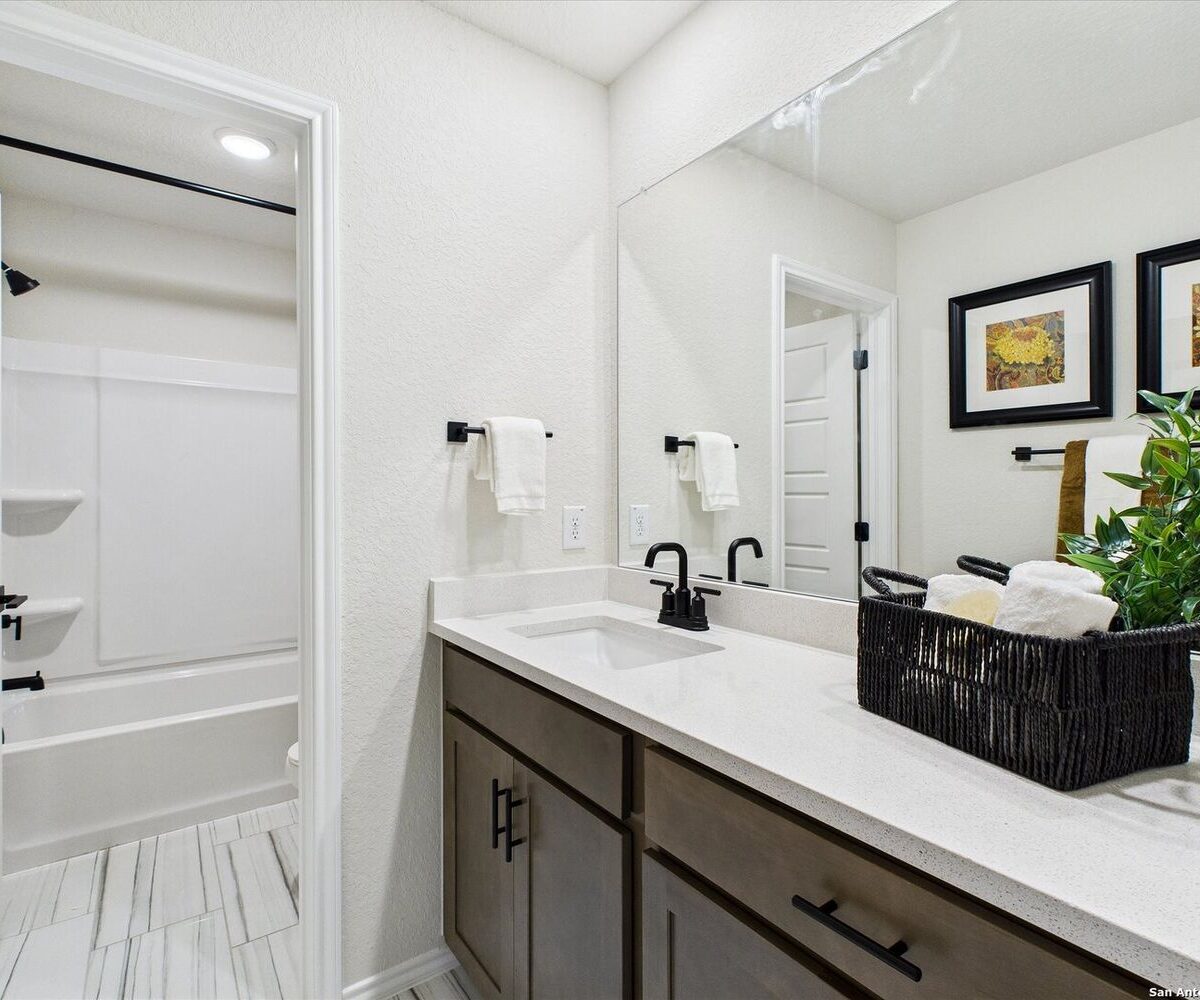 Meadows at Oak Creek new home listing photos.