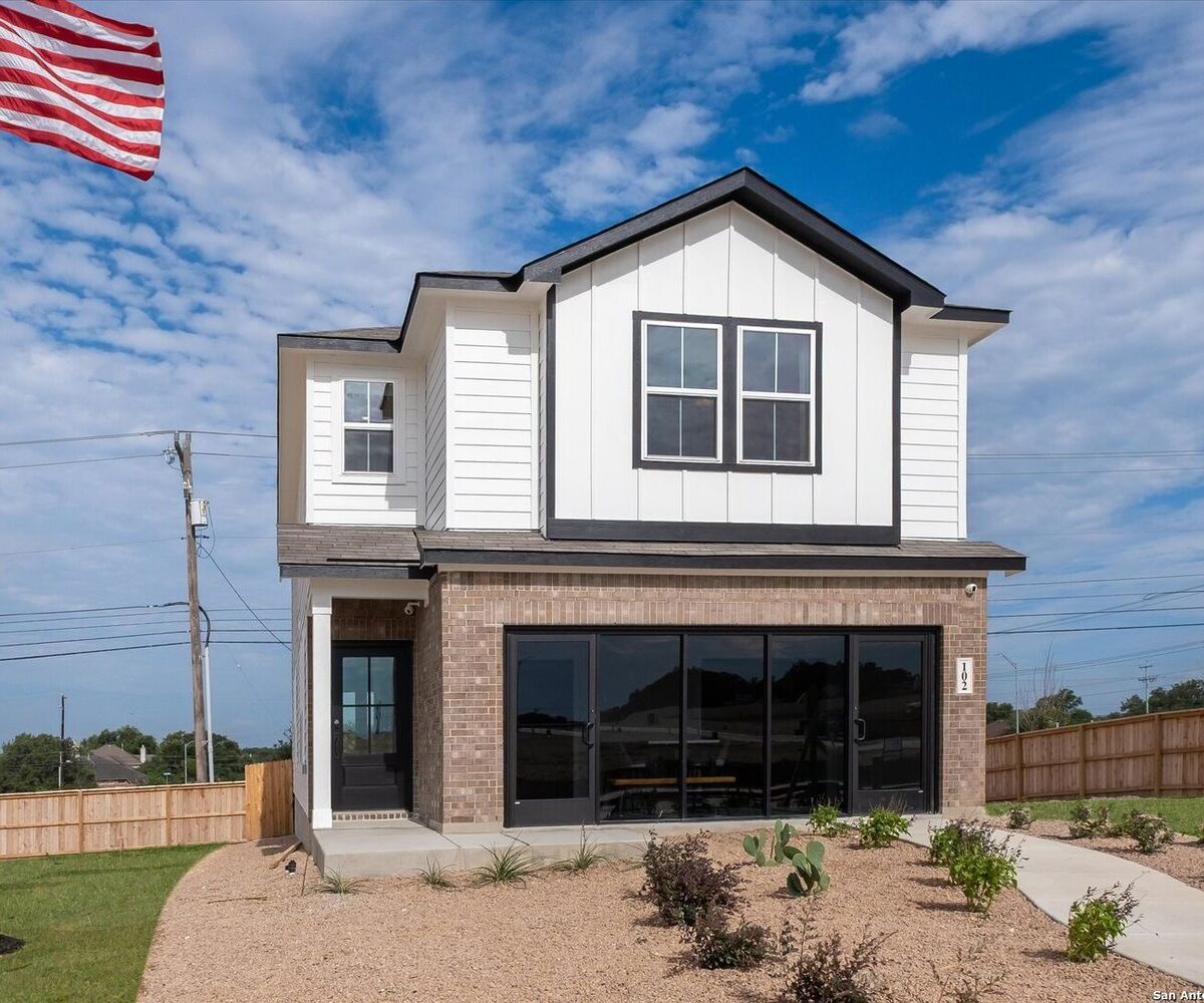 Meadows at Oak Creek new home listing photos.